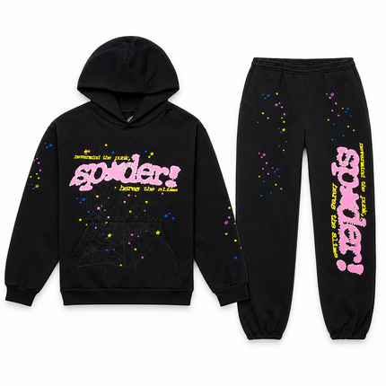 Sp5der P*NK V2 Set Black – Hoodie und Jogginghose, Vorderansicht auf weißem Hintergrund