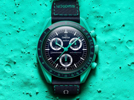 Swatch x Omega Bioceramic Moonswatch Mission On Earth Polar Lights – SO33L103 – SneakerMood – 03
