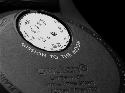 Swatch x Omega x Snoopy Black Mission to the Moonphase New Moon – SO33B700 – SneakerMood – 03